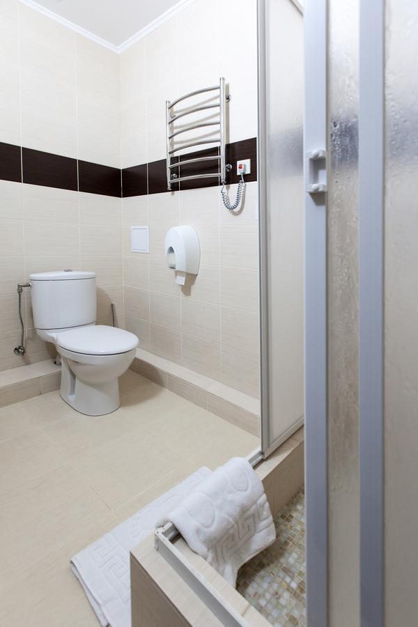 West Park Hotel Sofiivska Borshchahivka Εξωτερικό φωτογραφία