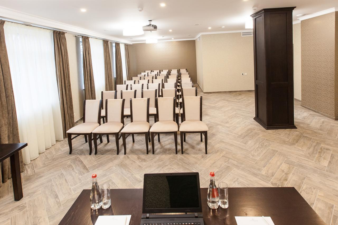 West Park Hotel Sofiivska Borshchahivka Εξωτερικό φωτογραφία