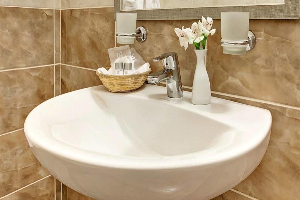 West Park Hotel Sofiivska Borshchahivka Εξωτερικό φωτογραφία
