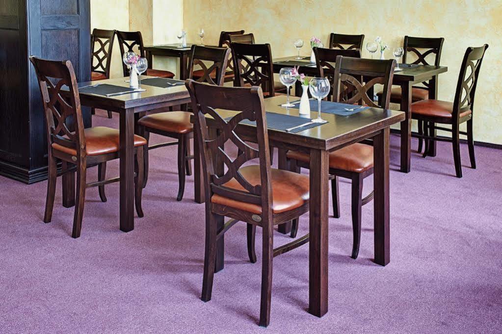 West Park Hotel Sofiivska Borshchahivka Εξωτερικό φωτογραφία