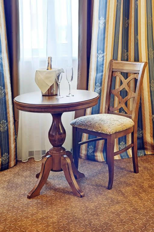 West Park Hotel Sofiivska Borshchahivka Εξωτερικό φωτογραφία