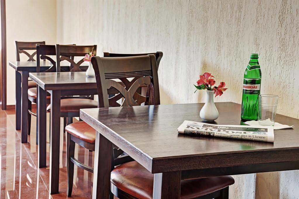 West Park Hotel Sofiivska Borshchahivka Εξωτερικό φωτογραφία