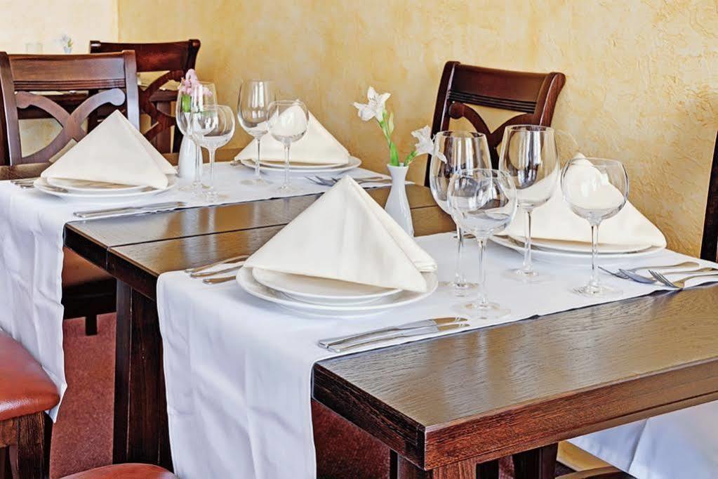 West Park Hotel Sofiivska Borshchahivka Εξωτερικό φωτογραφία